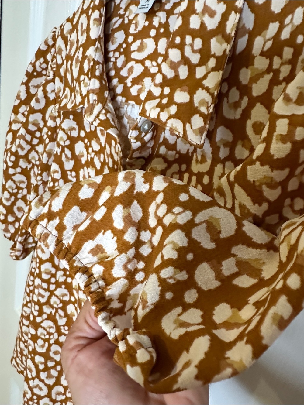 Nine West Rust/Brown & White Leopard-Print Tie-Hem Button-Down Top | M - Picture 6 of 8